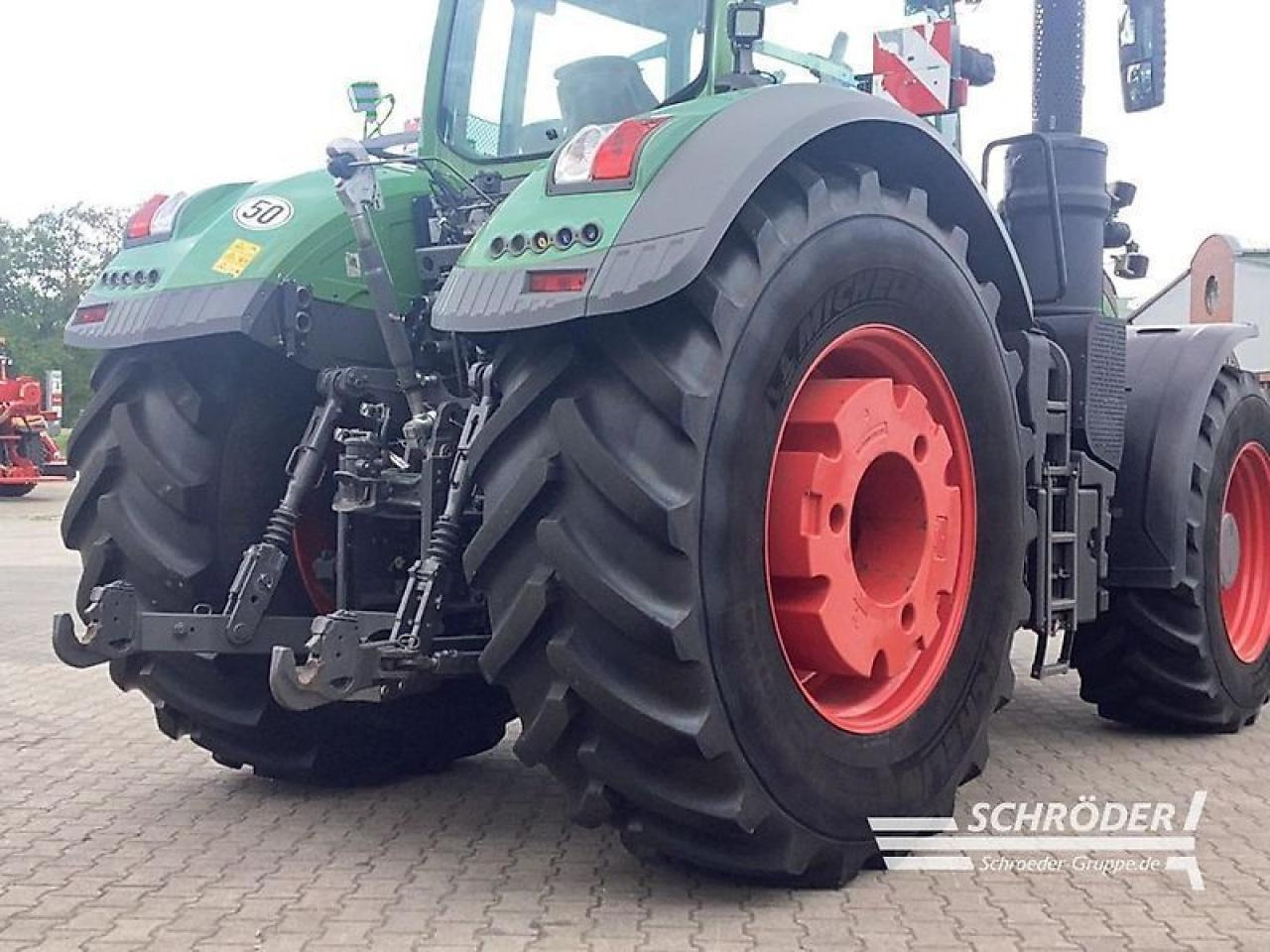 Fendt 1050 vario s4 profi plus ProfiPlus - Traktor: obrázek 4 Fendt 1050 vario s4 profi plus ProfiPlus - Traktor: obrázek 4