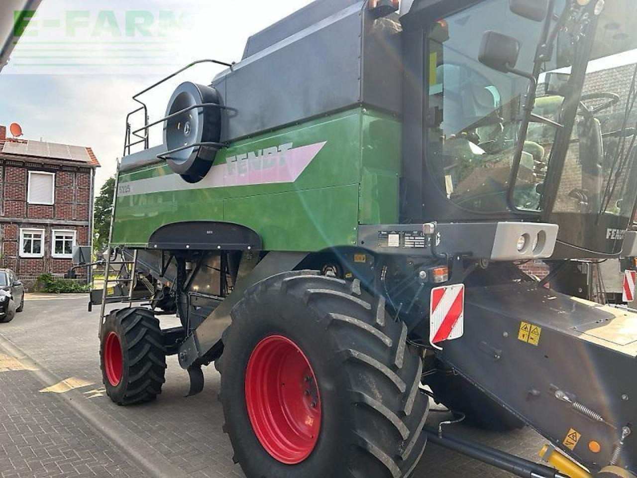 Fendt 5225 e - Sklízecí mlátička: obrázek 1 Fendt 5225 e - Sklízecí mlátička: obrázek 1