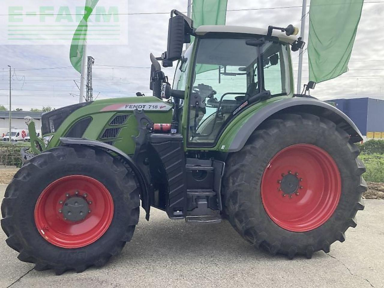 Fendt 718 vario s4 profi plus ProfiPlus - Traktor: obrázek 2 Fendt 718 vario s4 profi plus ProfiPlus - Traktor: obrázek 2