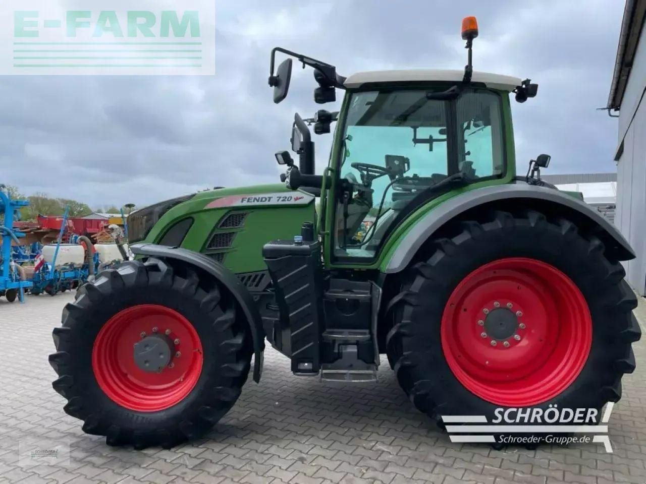 Fendt 720 vario s4 profi plus - Traktor: obrázek 4 Fendt 720 vario s4 profi plus - Traktor: obrázek 4