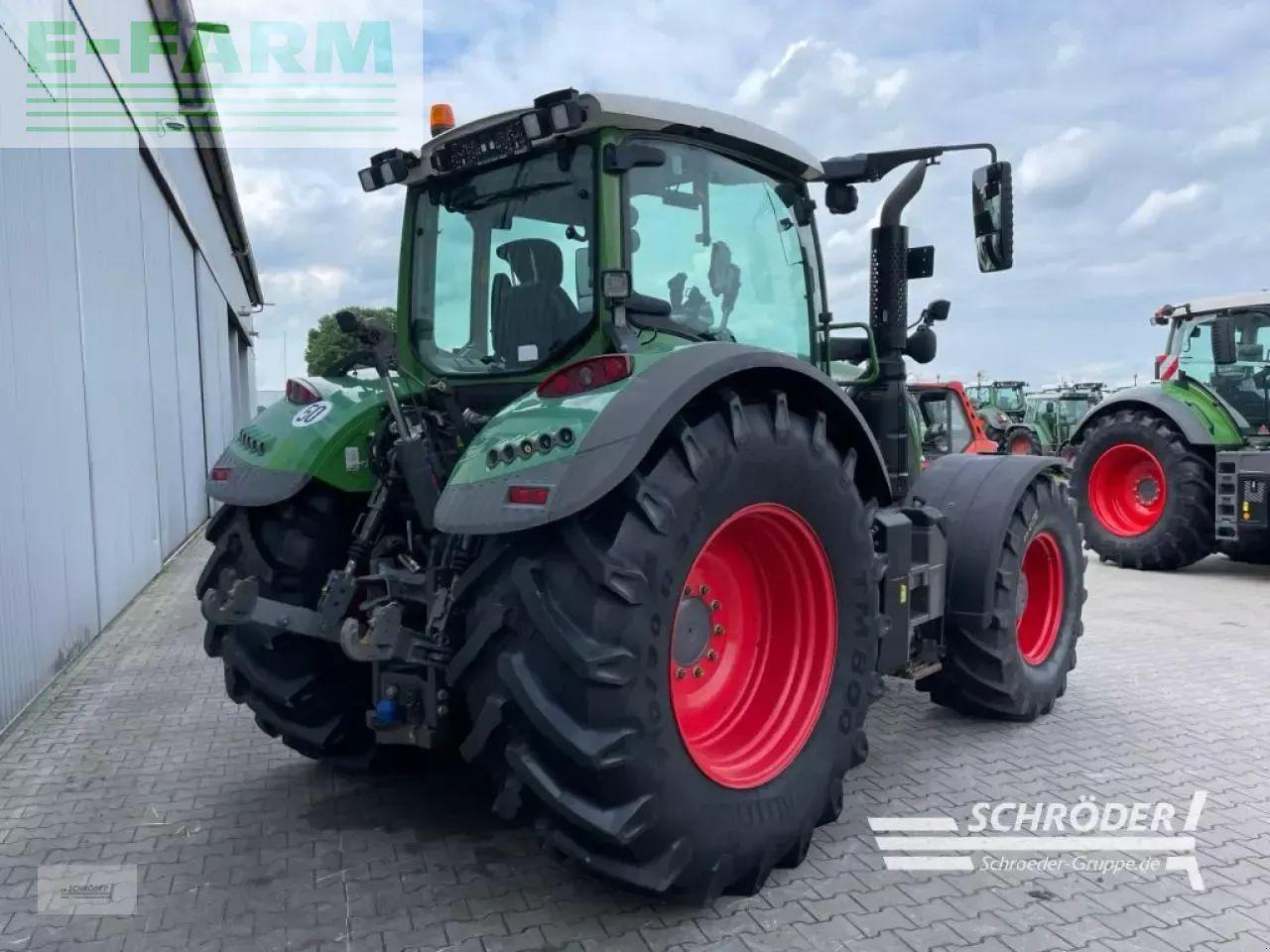 Fendt 724 vario s4 profi plus ProfiPlus - Traktor: obrázek 3 Fendt 724 vario s4 profi plus ProfiPlus - Traktor: obrázek 3
