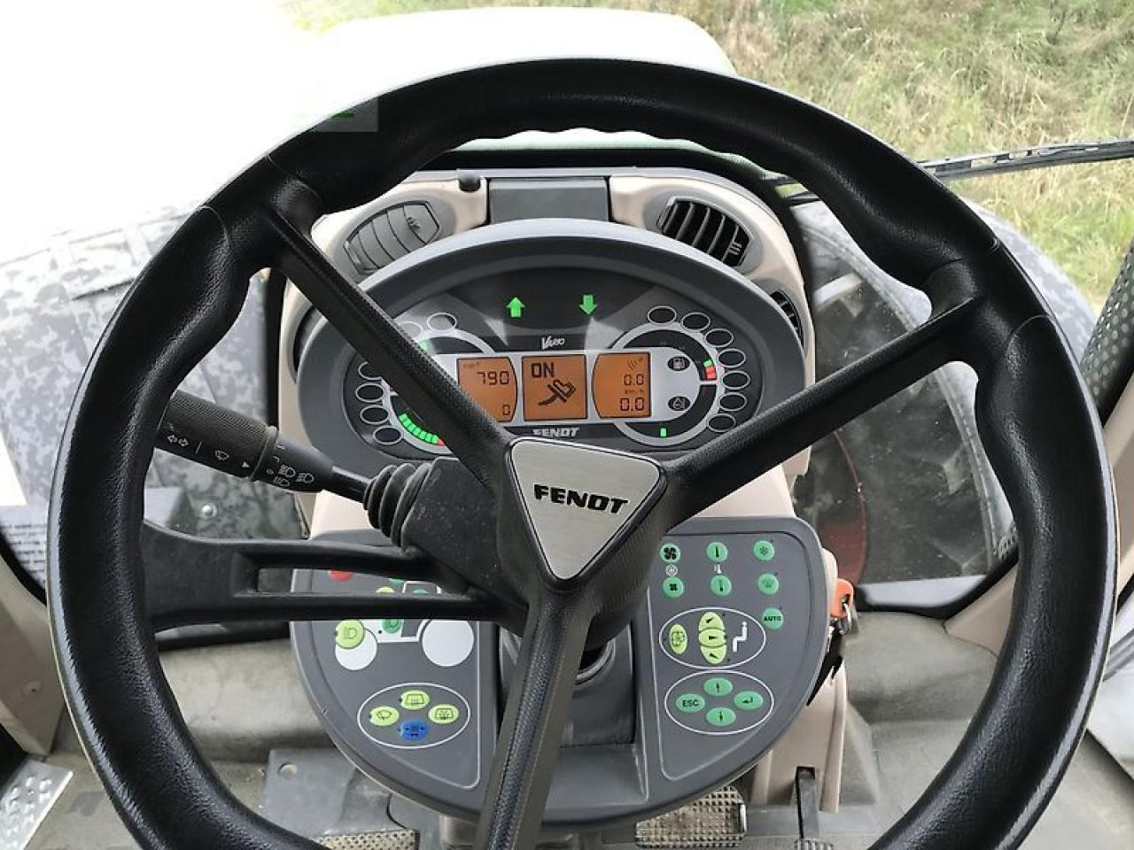 Fendt vario 828 scr profi plus ProfiPlus - Traktor: obrázek 5 Fendt vario 828 scr profi plus ProfiPlus - Traktor: obrázek 5