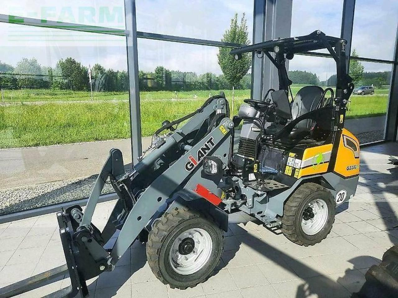 Giant elektro kompaktradlader g2200e x-tra lithium - *aktion* - Mini rýpadlo: obrázek 4 Giant elektro kompaktradlader g2200e x-tra lithium - *aktion* - Mini rýpadlo: obrázek 4