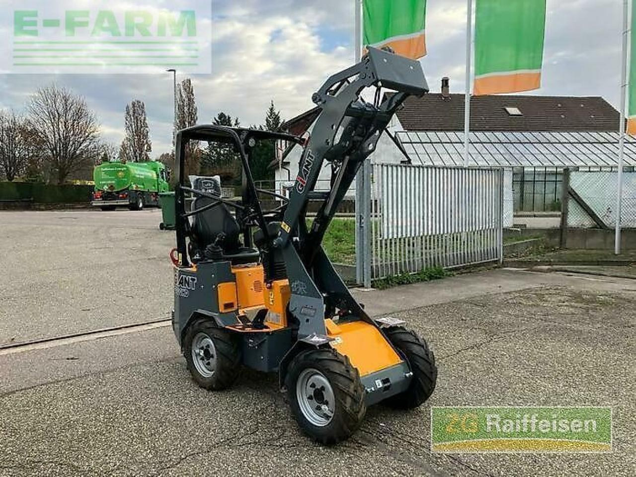 Giant g1200 - Mini rýpadlo: obrázek 1 Giant g1200 - Mini rýpadlo: obrázek 1