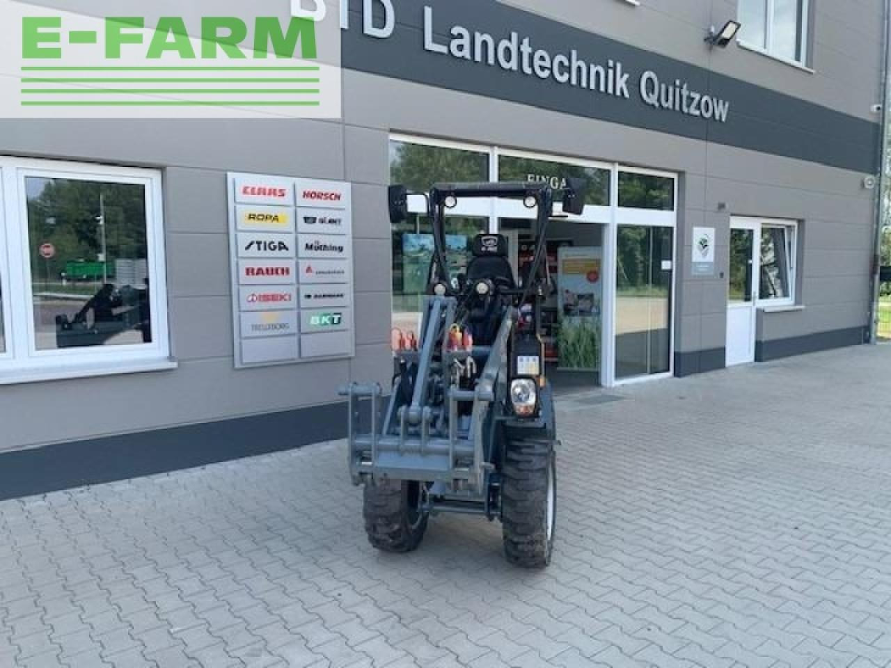 Giant g1500 - Kloubový nakladač: obrázek 1 Giant g1500 - Kloubový nakladač: obrázek 1