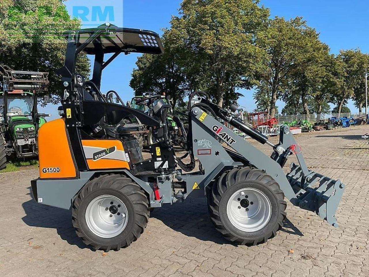 Giant g1500 - Mini rýpadlo: obrázek 1 Giant g1500 - Mini rýpadlo: obrázek 1