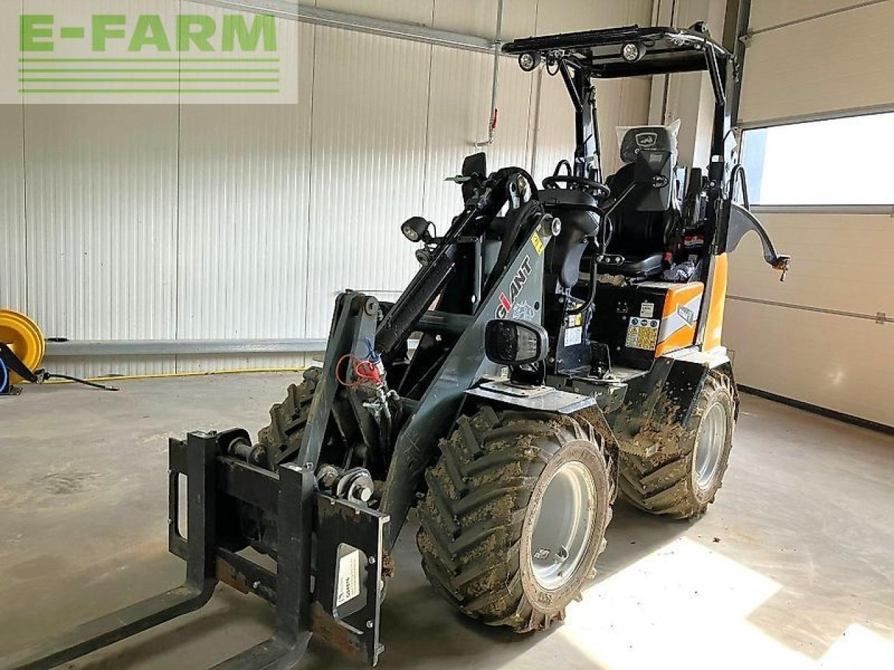 Giant g1500 radlader/hoflader - Mini rýpadlo: obrázek 1 Giant g1500 radlader/hoflader - Mini rýpadlo: obrázek 1