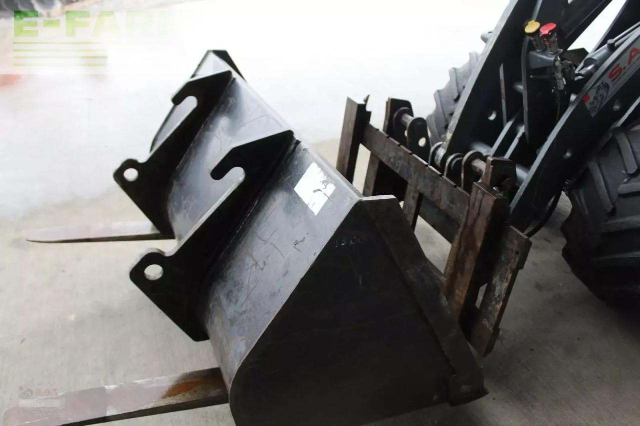 Giant hoflader d 335 t - Kolový nakladač: obrázek 4 Giant hoflader d 335 t - Kolový nakladač: obrázek 4