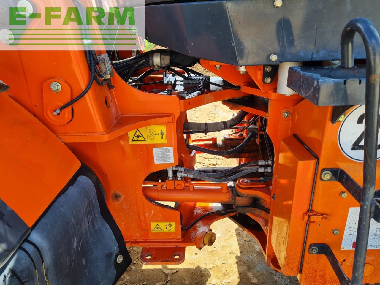 Hitachi ZW 150 TPD-5 - Kolový nakladač: obrázek 4 Hitachi ZW 150 TPD-5 - Kolový nakladač: obrázek 4