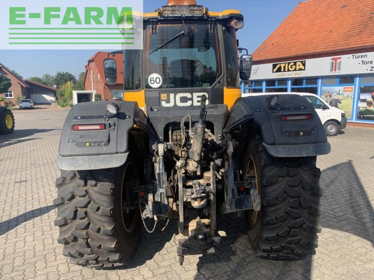 JCB 4220 fasttrac mit jd-autotrac vorbereitung + stoll - Traktor: obrázek 5 JCB 4220 fasttrac mit jd-autotrac vorbereitung + stoll - Traktor: obrázek 5