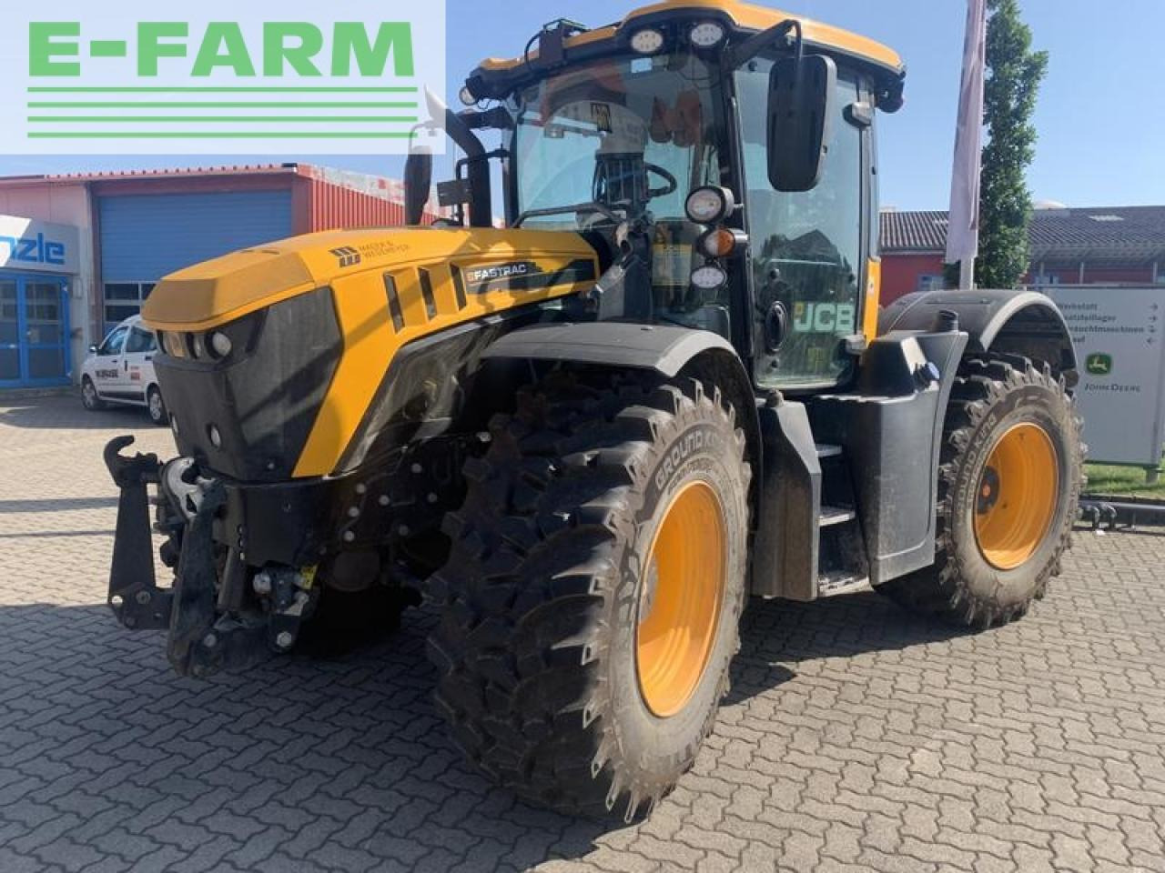 JCB 4220 fasttrac mit jd-autotrac vorbereitung + stoll konsolen - Traktor: obrázek 1 JCB 4220 fasttrac mit jd-autotrac vorbereitung + stoll konsolen - Traktor: obrázek 1