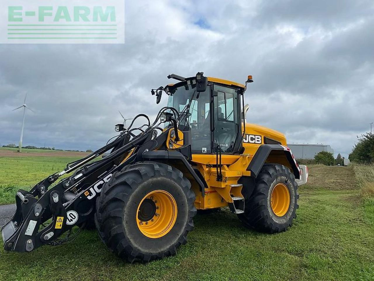 JCB 427 agri - Mini rýpadlo: obrázek 1 JCB 427 agri - Mini rýpadlo: obrázek 1