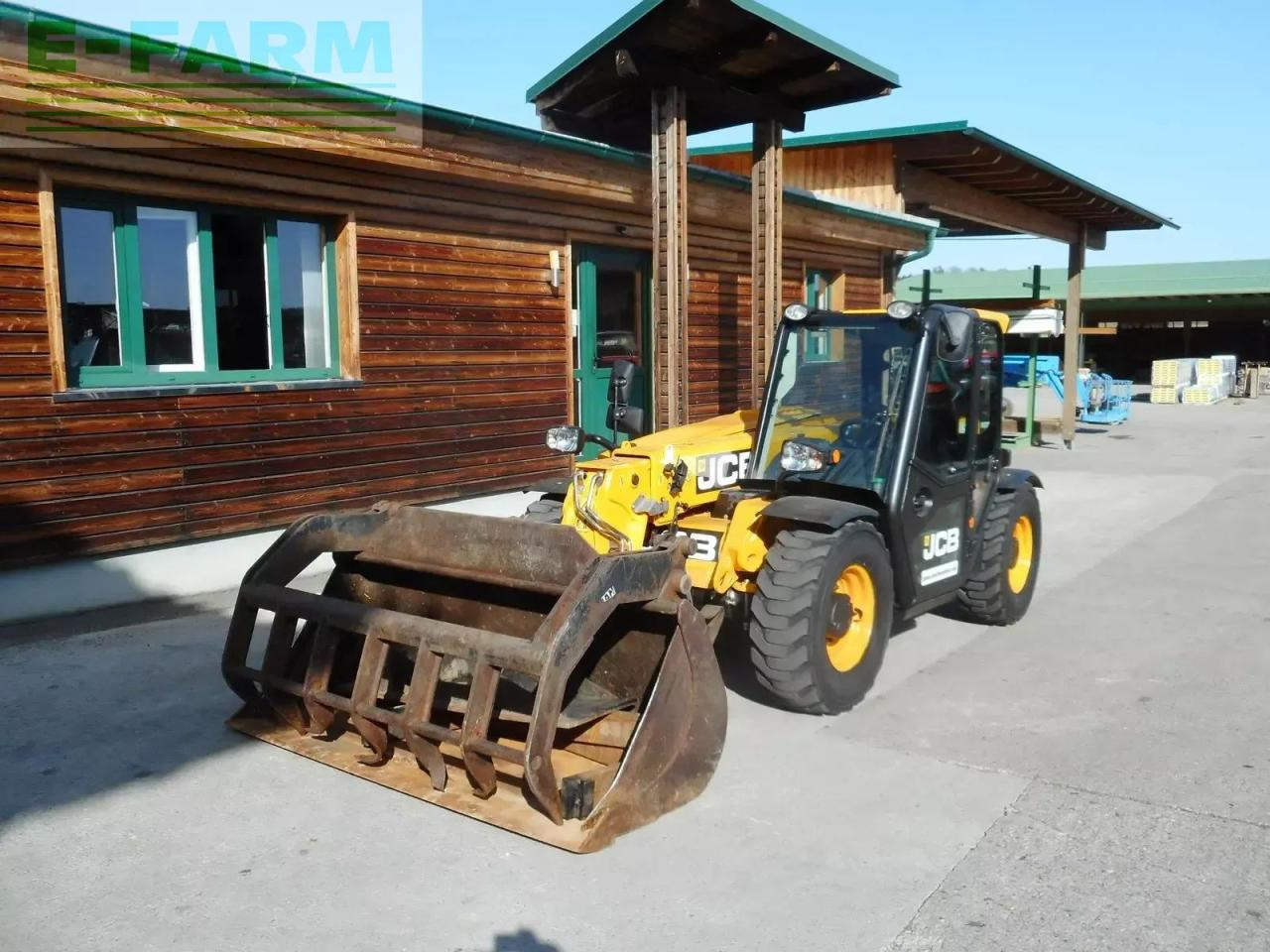 JCB 525-60 agriplus mit greiferschaufel und paletten - Teleskopický manipulátor: obrázek 2 JCB 525-60 agriplus mit greiferschaufel und paletten - Teleskopický manipulátor: obrázek 2