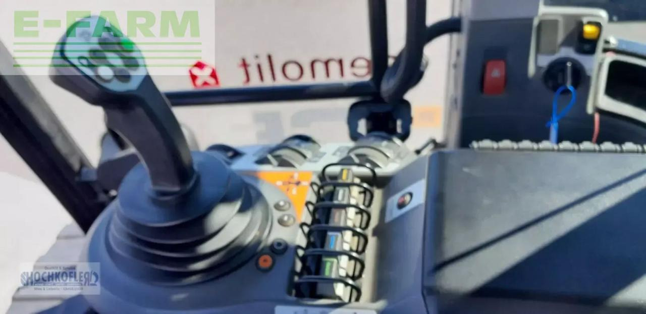 JCB 8330 - Traktor: obrázek 2 JCB 8330 - Traktor: obrázek 2