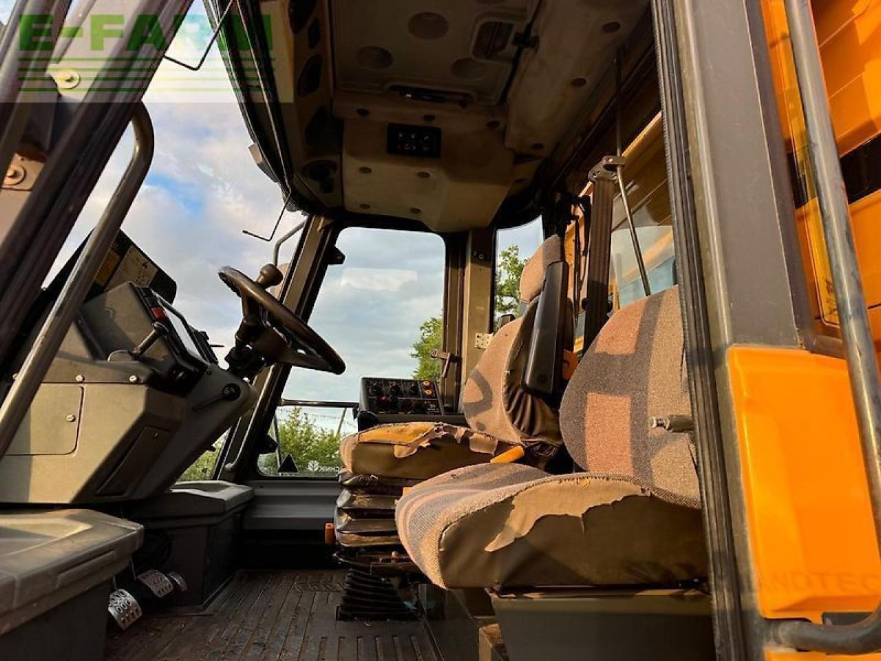 JCB fastrac 185 / 65 - Traktor: obrázek 3 JCB fastrac 185 / 65 - Traktor: obrázek 3