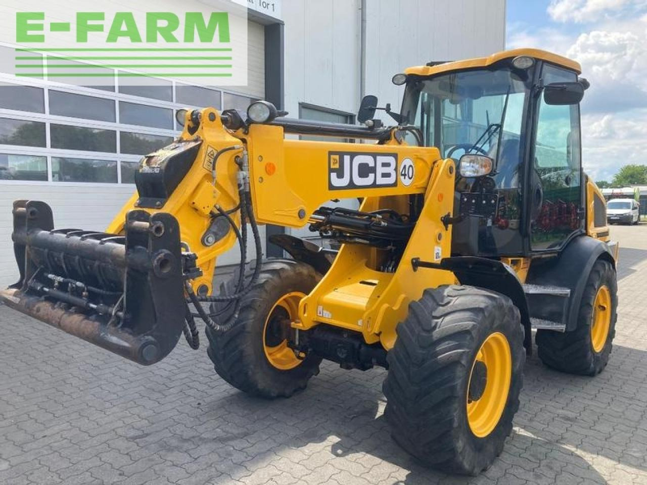 JCB tm220t4a - Mini rýpadlo: obrázek 2 JCB tm220t4a - Mini rýpadlo: obrázek 2