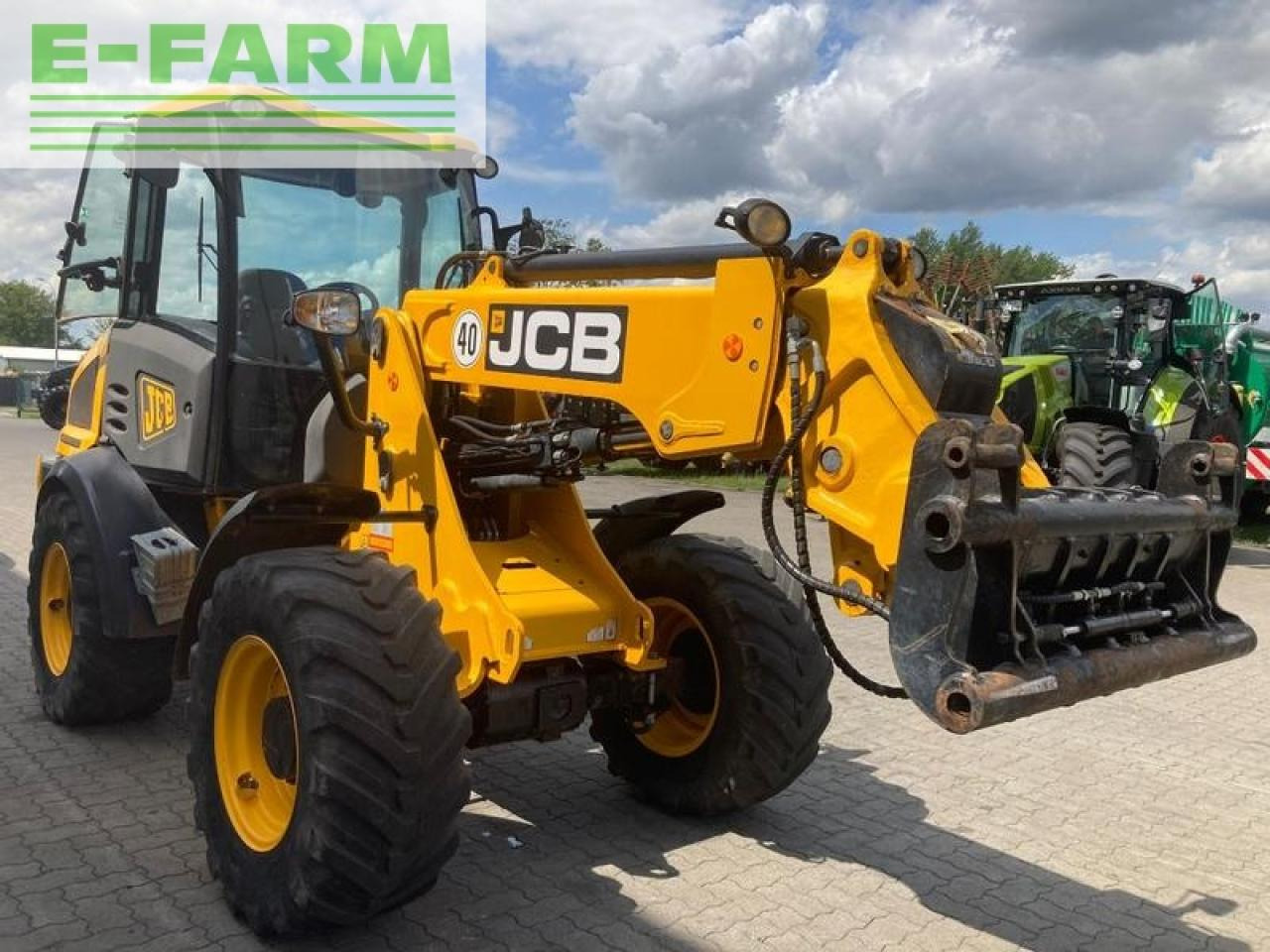 JCB tm220t4a - Mini rýpadlo: obrázek 3 JCB tm220t4a - Mini rýpadlo: obrázek 3