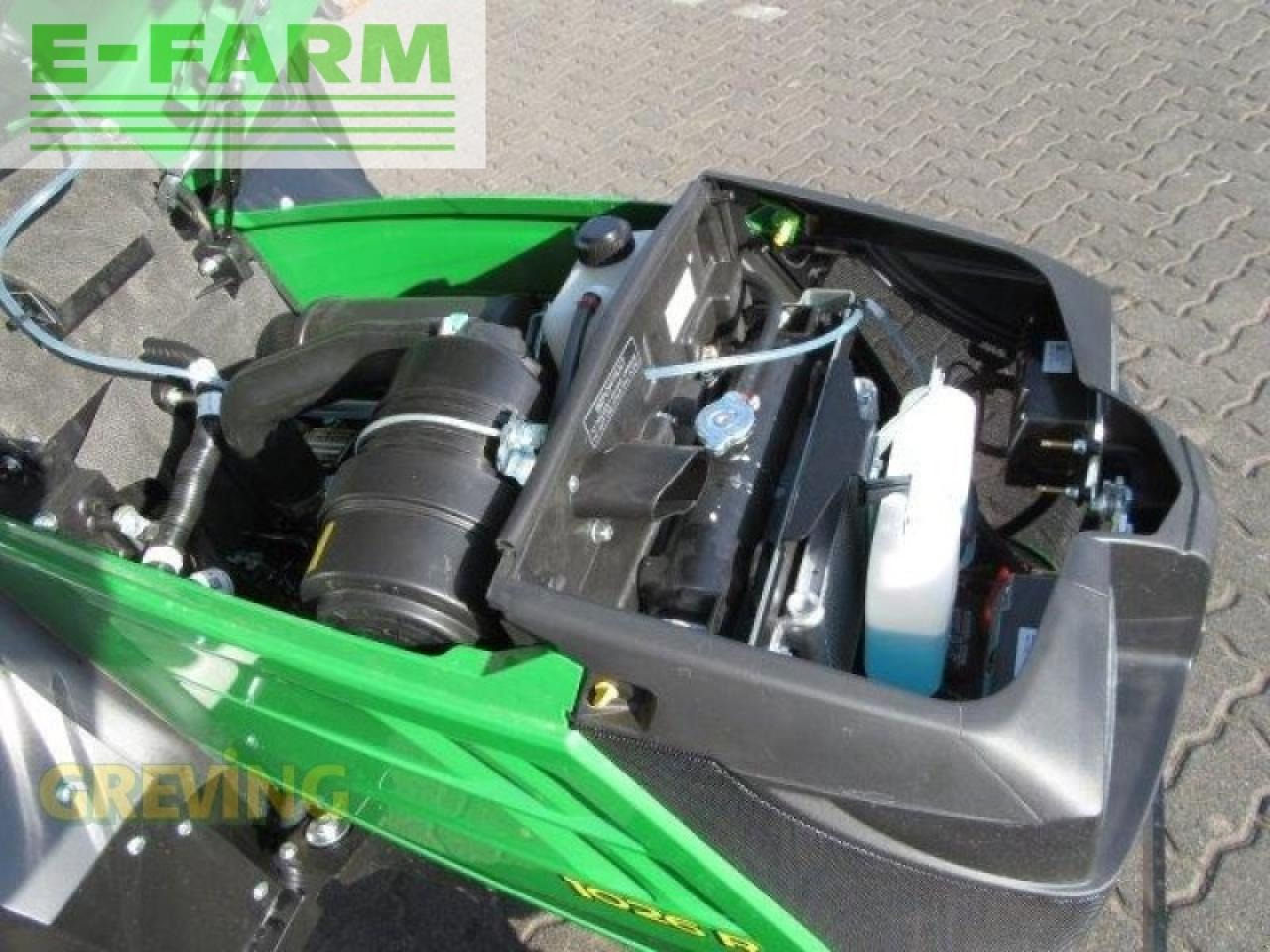 John Deere 1026r kab - Traktor: obrázek 2 John Deere 1026r kab - Traktor: obrázek 2