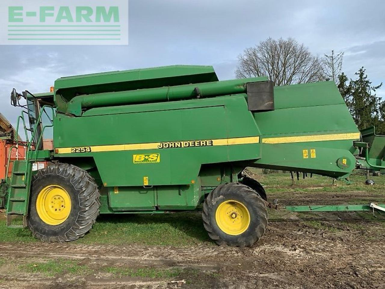 John Deere 2254 - Sklízecí mlátička: obrázek 1 John Deere 2254 - Sklízecí mlátička: obrázek 1