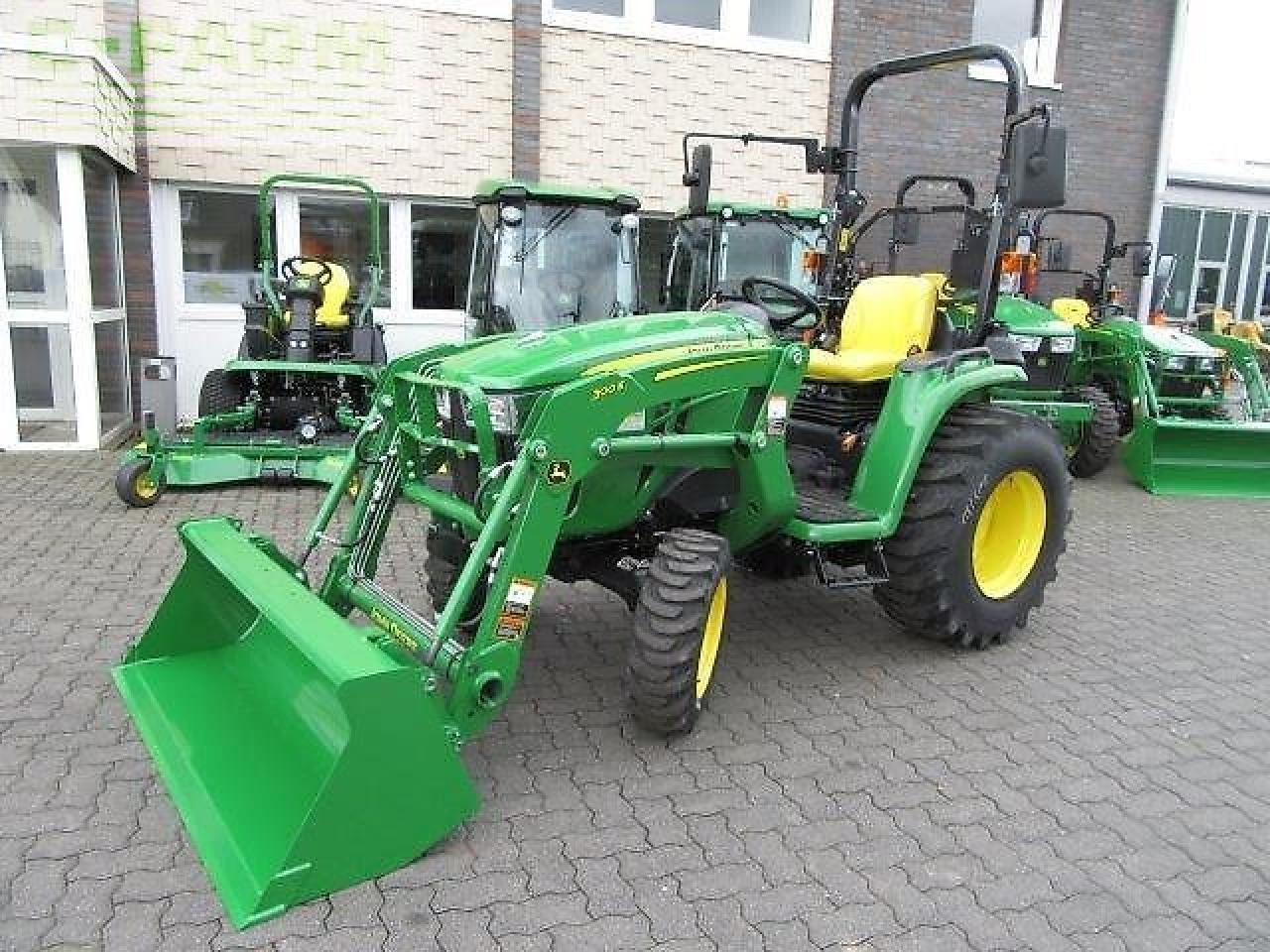 John Deere 3038e 300e - Traktor: obrázek 1 John Deere 3038e 300e - Traktor: obrázek 1