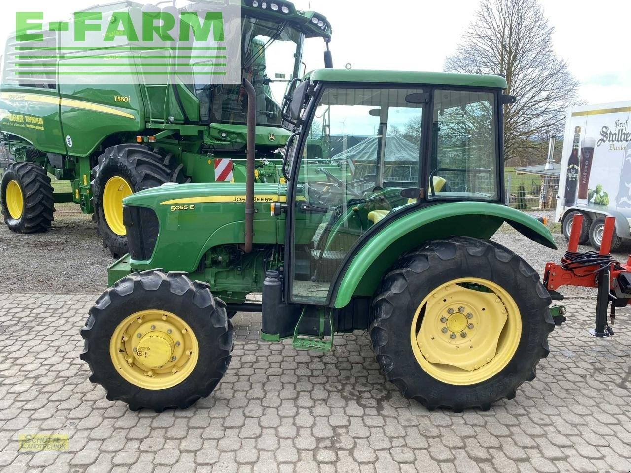 John Deere 5055e - Traktor: obrázek 4 John Deere 5055e - Traktor: obrázek 4