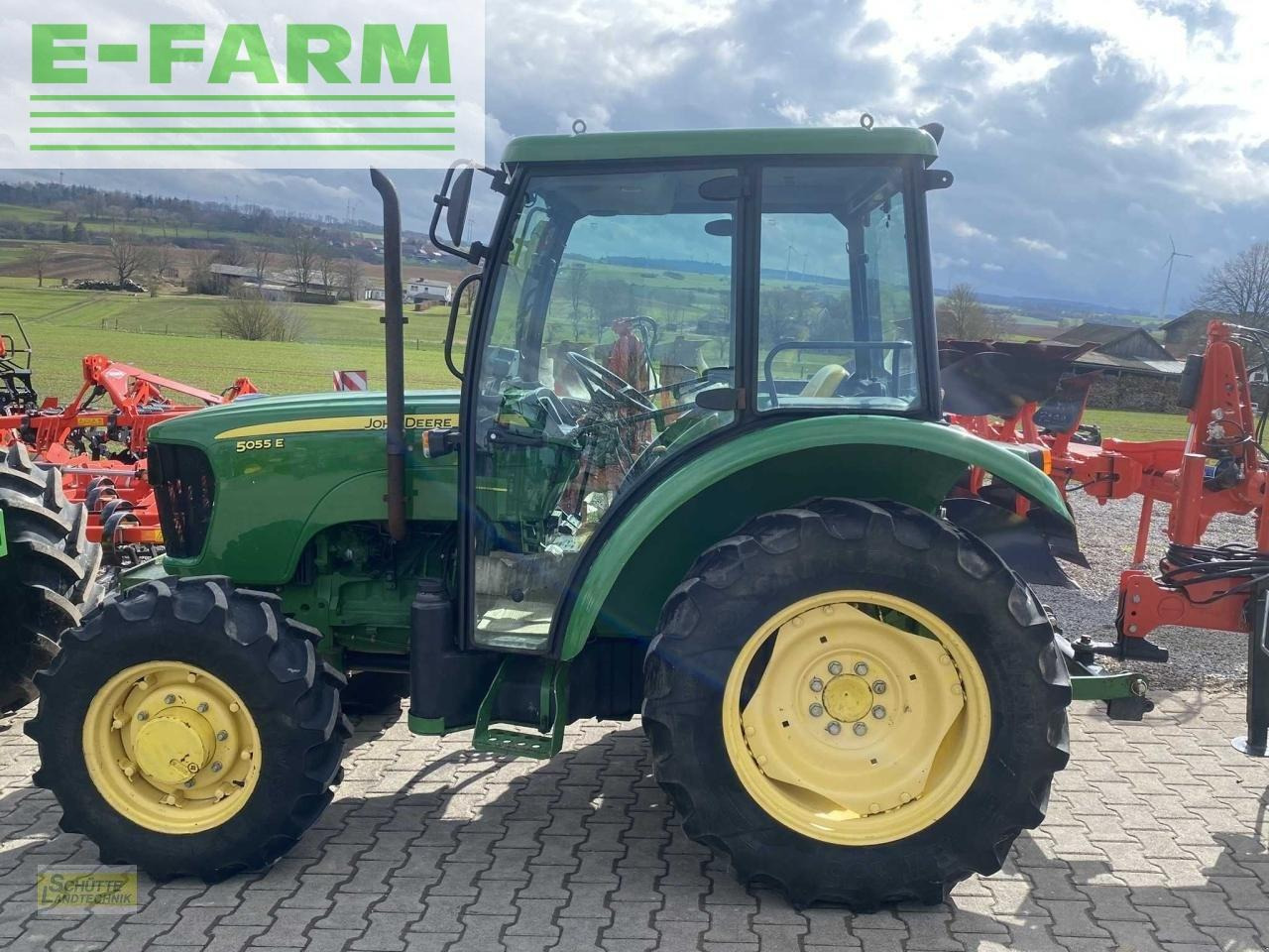 John Deere 5055e - Traktor: obrázek 3 John Deere 5055e - Traktor: obrázek 3