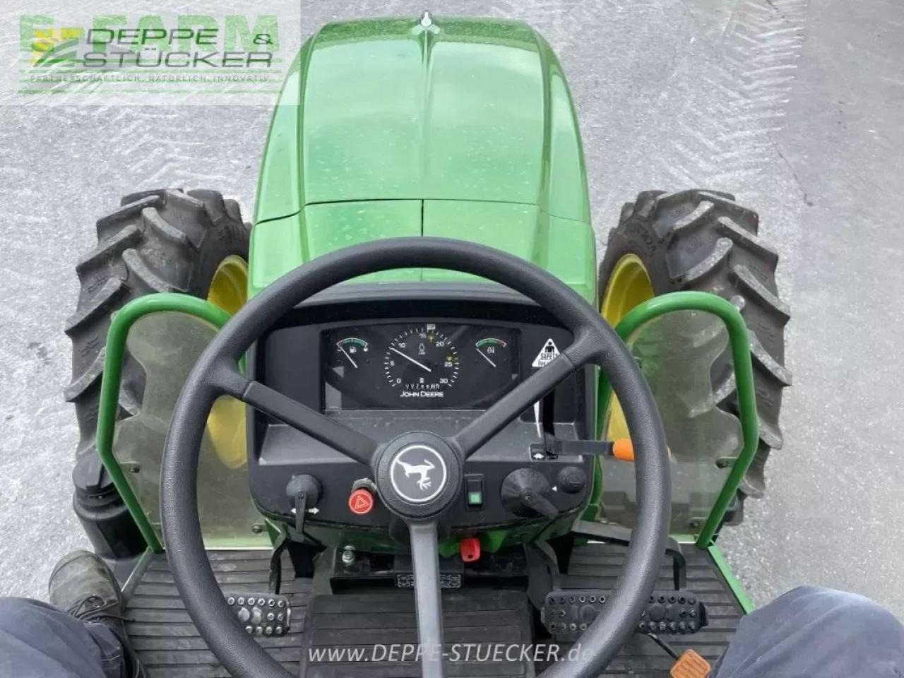 John Deere 5055e - Traktor: obrázek 5 John Deere 5055e - Traktor: obrázek 5