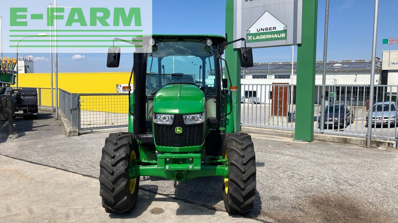 John Deere 5058E - Traktor: obrázek 3 John Deere 5058E - Traktor: obrázek 3