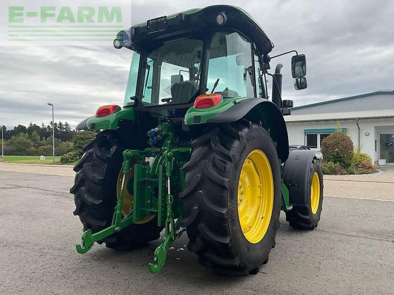 John Deere 5075 m - Traktor: obrázek 3 John Deere 5075 m - Traktor: obrázek 3