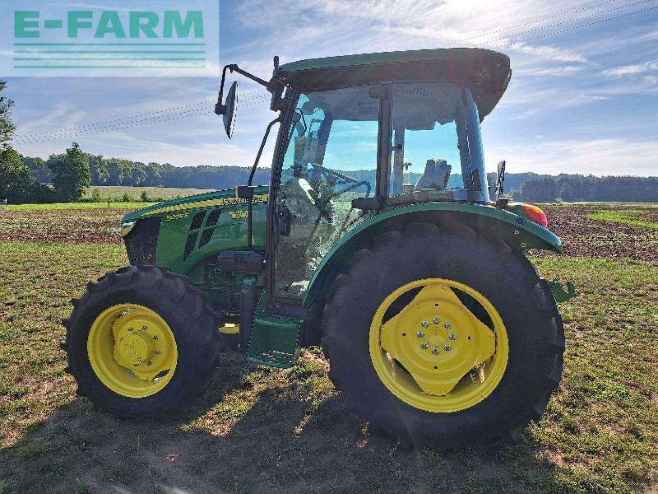 John Deere 5075e - Traktor: obrázek 2 John Deere 5075e - Traktor: obrázek 2