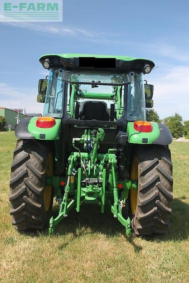 John Deere 5075m - Traktor: obrázek 2 John Deere 5075m - Traktor: obrázek 2