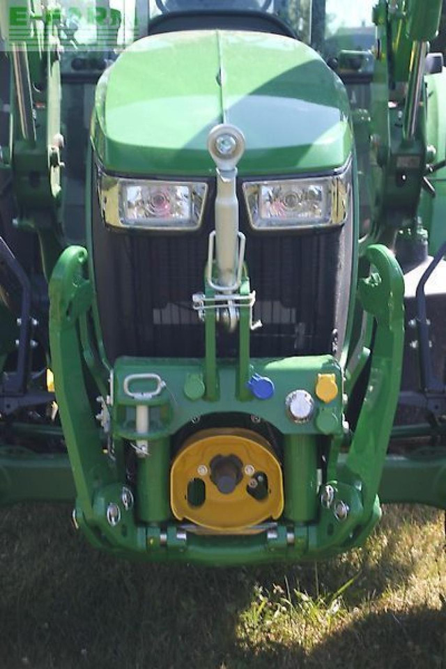 John Deere 5075m - Traktor: obrázek 3 John Deere 5075m - Traktor: obrázek 3