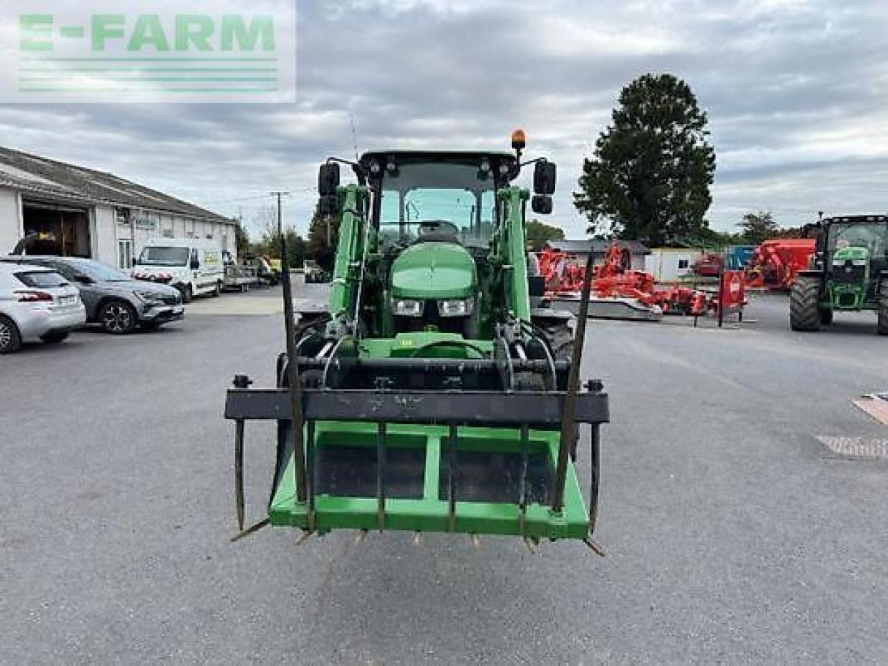 John Deere 5090m - Traktor: obrázek 3 John Deere 5090m - Traktor: obrázek 3