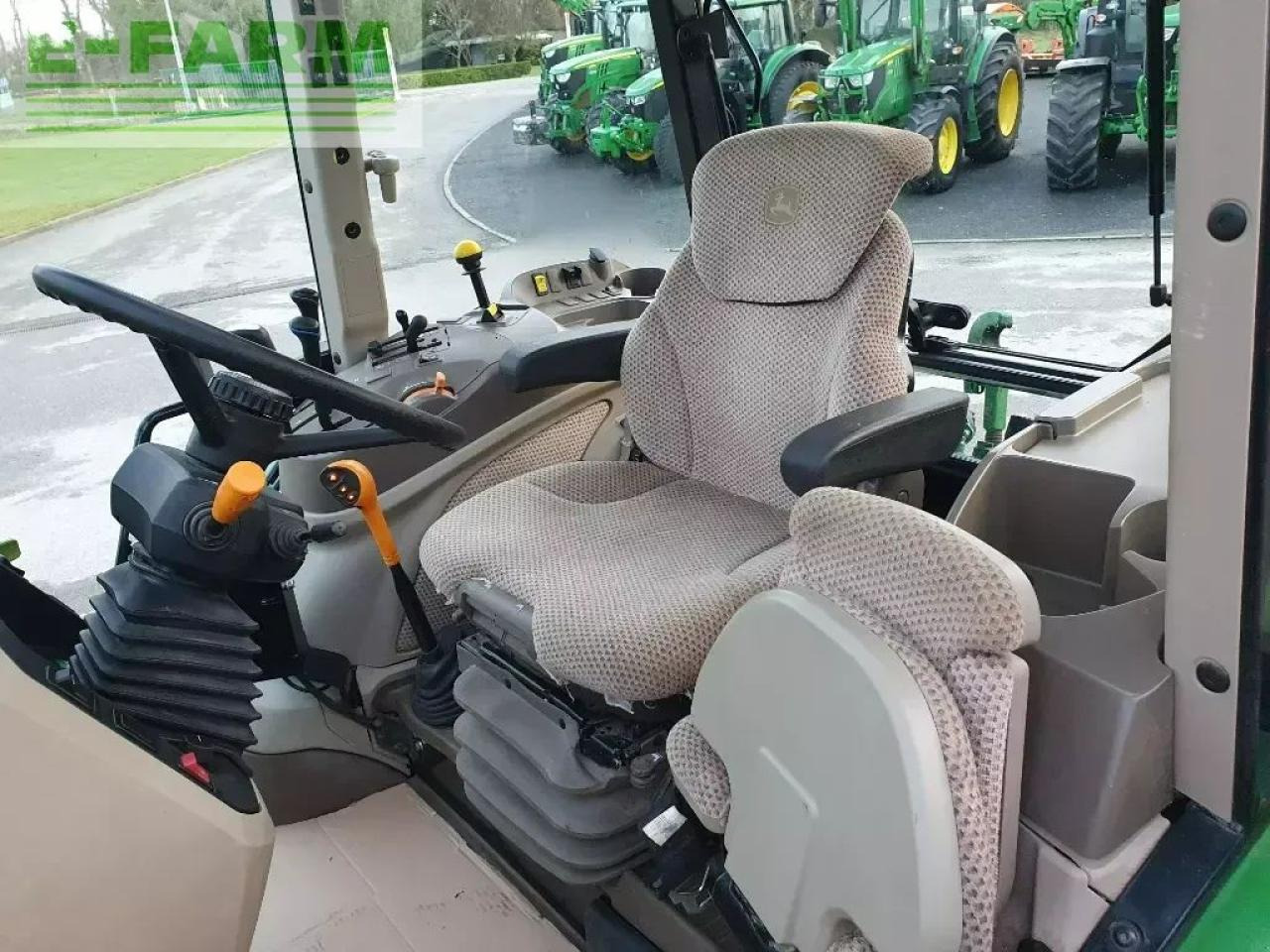 John Deere 5100 m - Traktor: obrázek 4 John Deere 5100 m - Traktor: obrázek 4