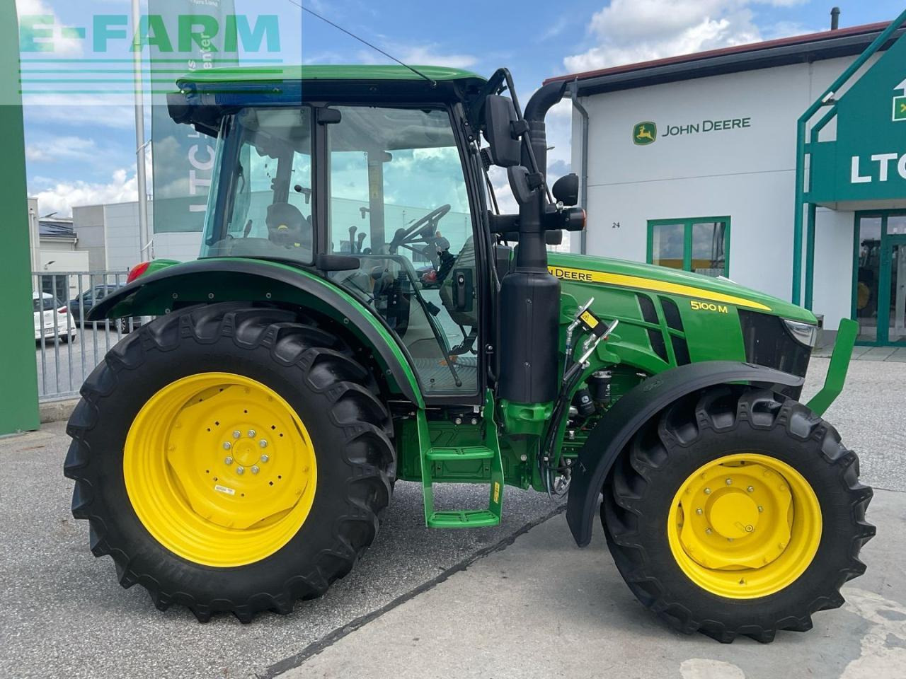 John Deere 5100M - Traktor: obrázek 5 John Deere 5100M - Traktor: obrázek 5