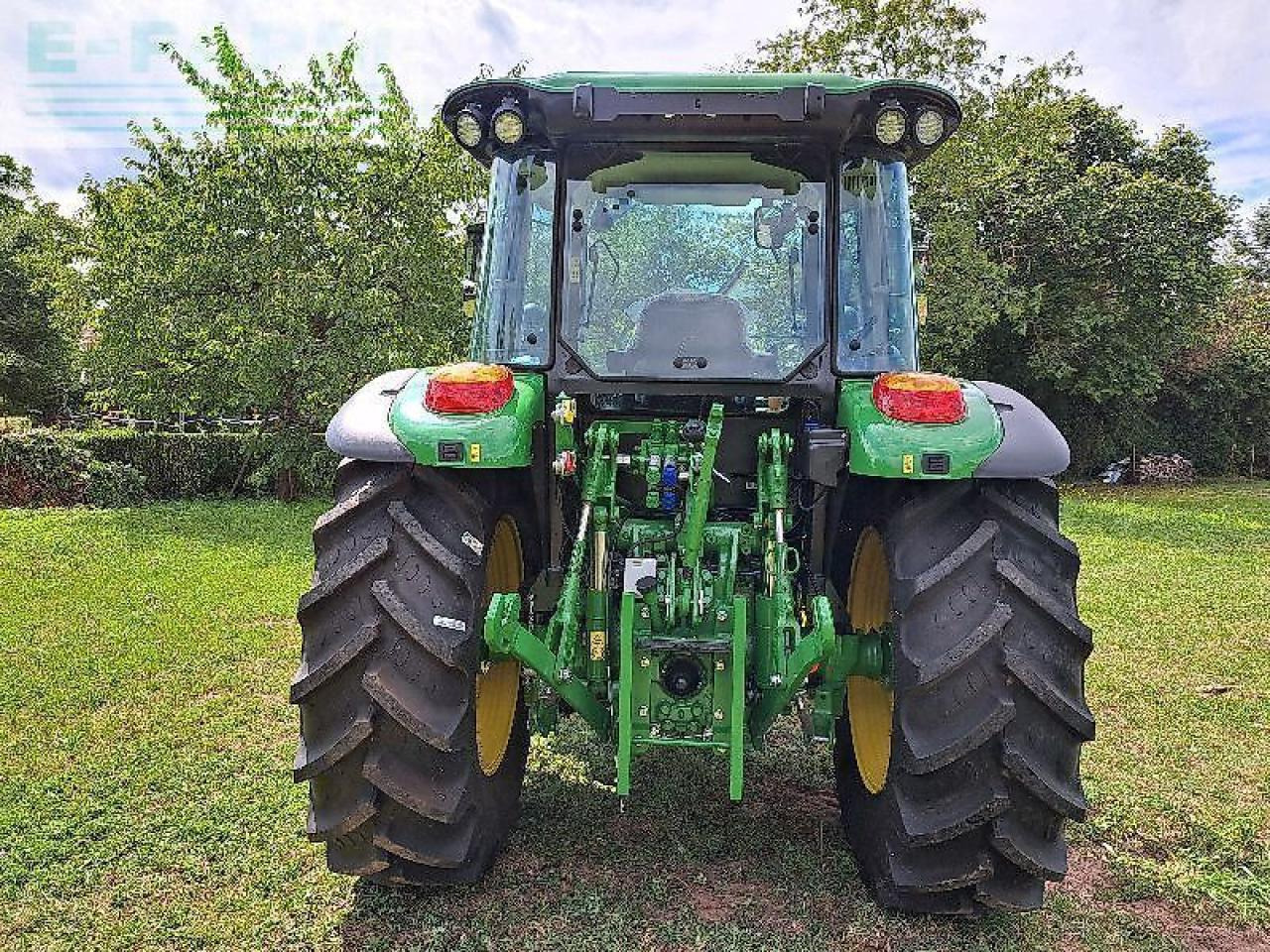 John Deere 5100m - Traktor: obrázek 4 John Deere 5100m - Traktor: obrázek 4