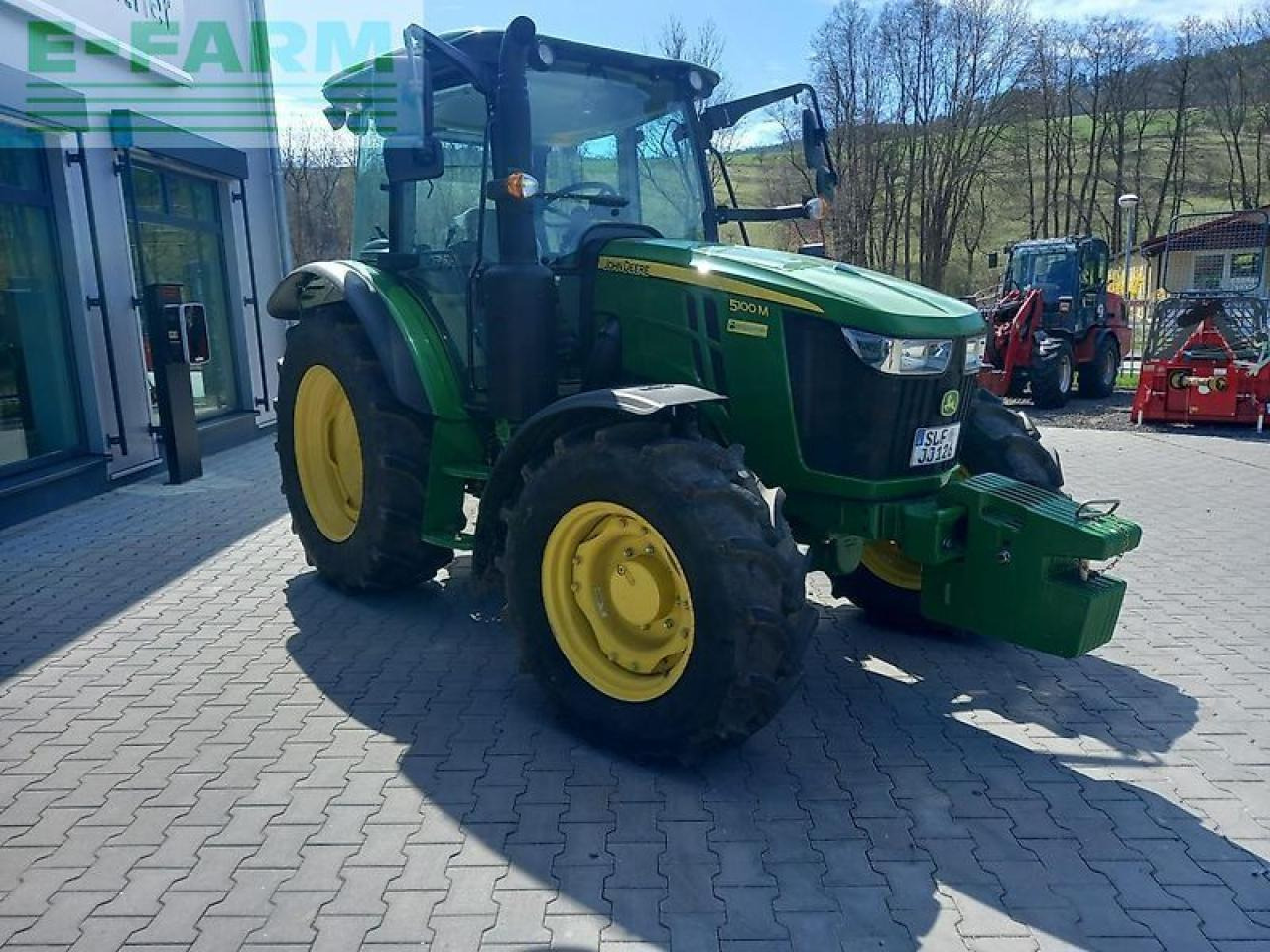 John Deere 5100m - Traktor: obrázek 2 John Deere 5100m - Traktor: obrázek 2