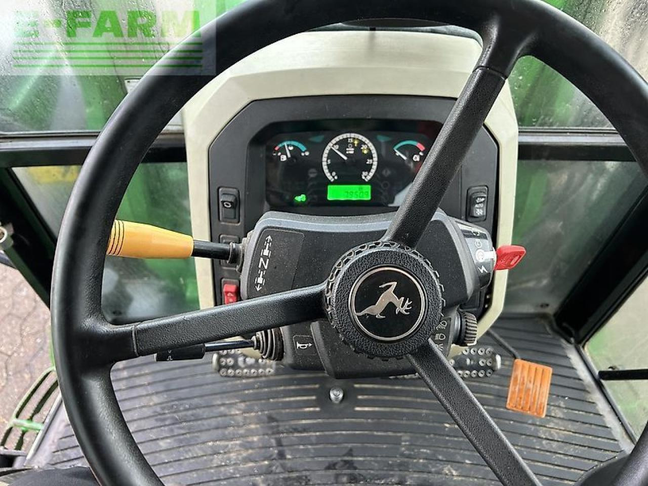 John Deere 5100m - Traktor: obrázek 3 John Deere 5100m - Traktor: obrázek 3