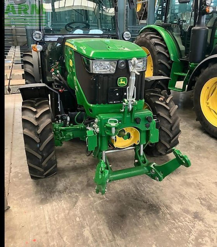 John Deere 5115gf - Traktor: obrázek 1 John Deere 5115gf - Traktor: obrázek 1