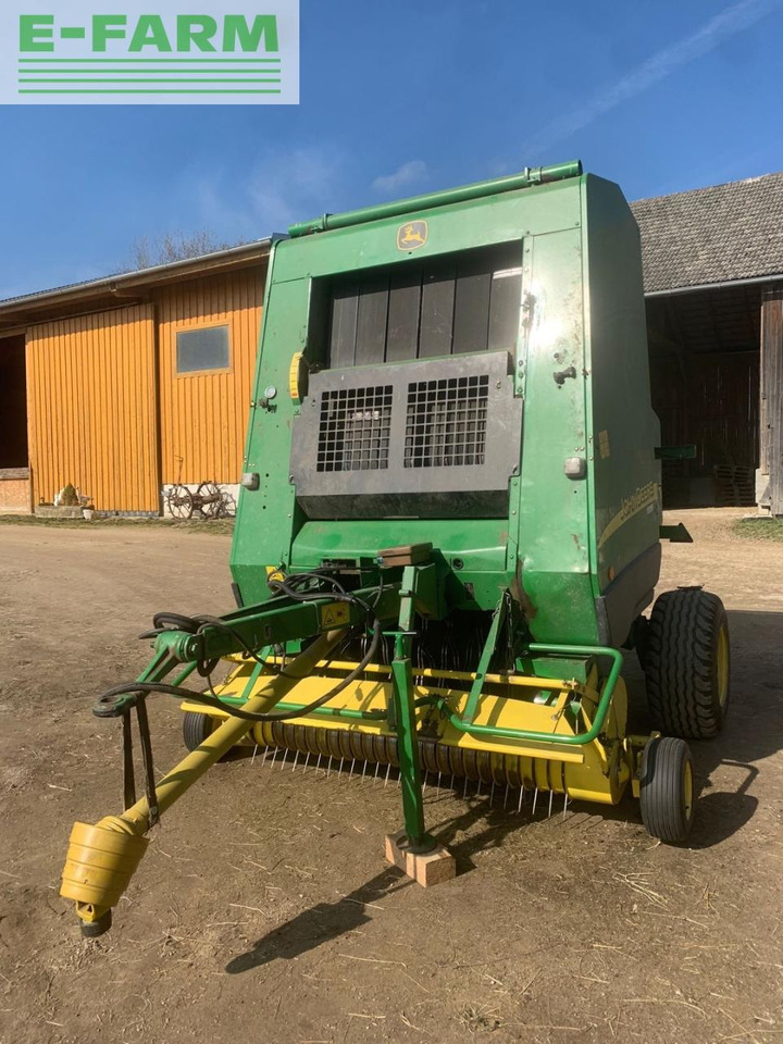 John Deere 592C - Lis na hranaté balíky: obrázek 1 John Deere 592C - Lis na hranaté balíky: obrázek 1