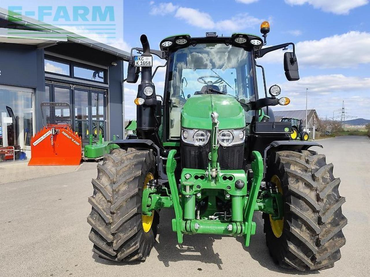 John Deere 6100m - Traktor: obrázek 2 John Deere 6100m - Traktor: obrázek 2