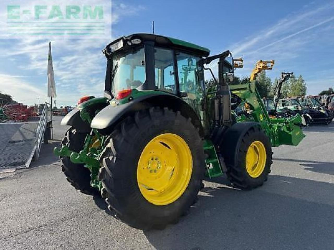 John Deere 6100m - Traktor: obrázek 4 John Deere 6100m - Traktor: obrázek 4
