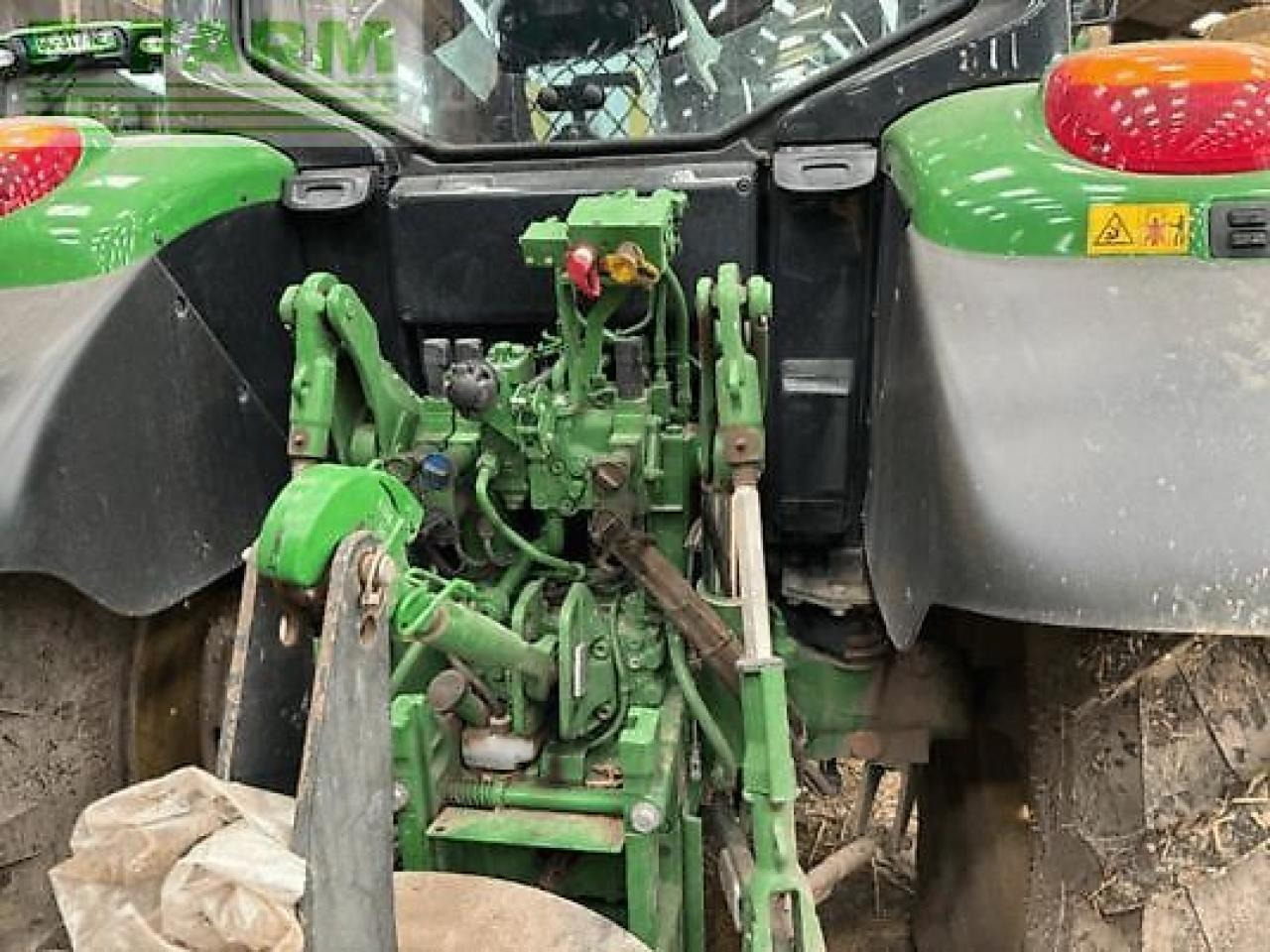 John Deere 6120m - Traktor: obrázek 3 John Deere 6120m - Traktor: obrázek 3
