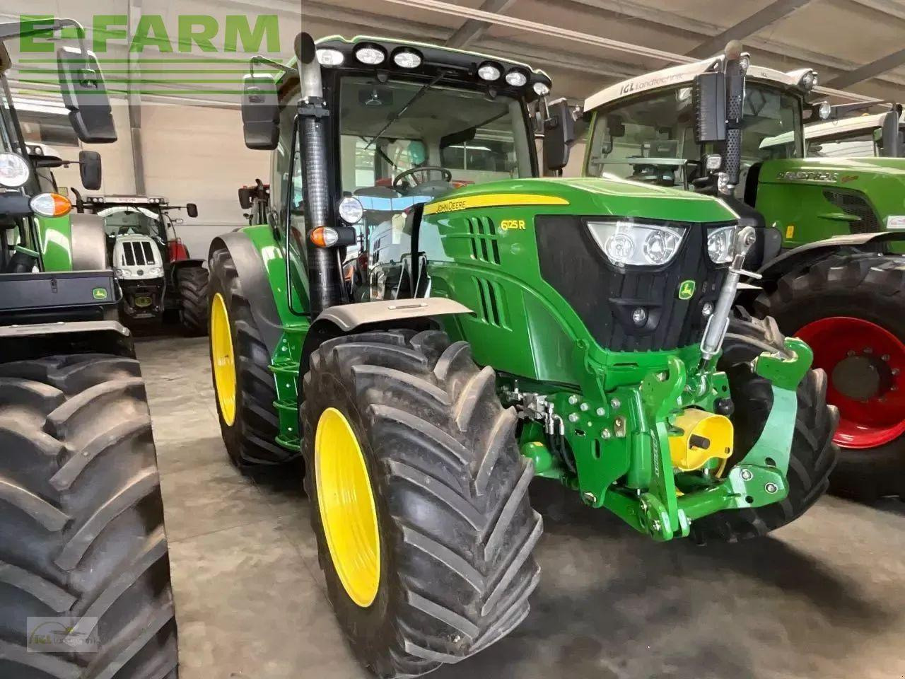 John Deere 6125 r - Traktor: obrázek 1 John Deere 6125 r - Traktor: obrázek 1