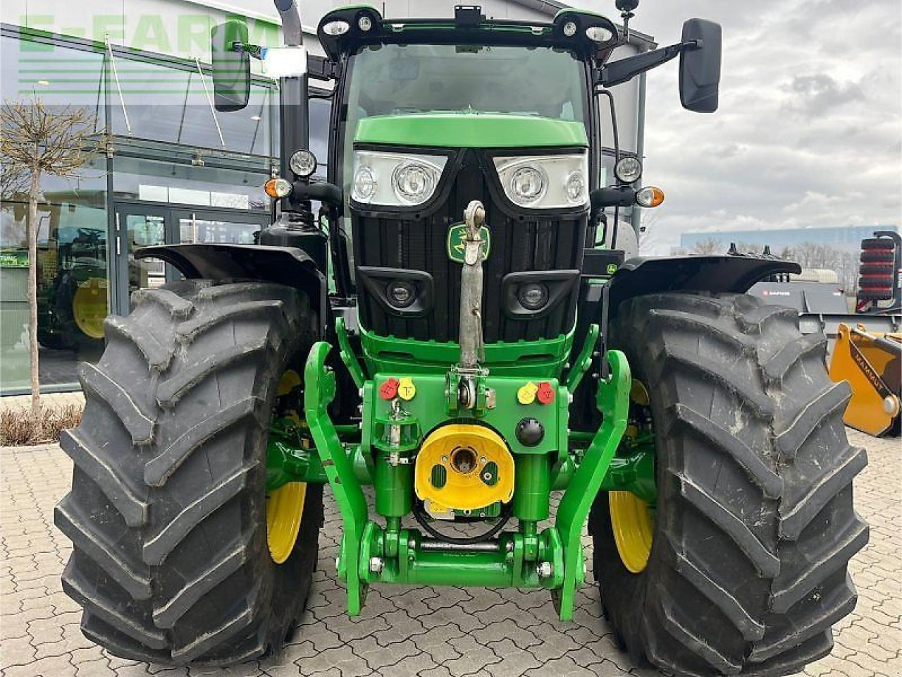 John Deere 6135 r - Traktor: obrázek 5 John Deere 6135 r - Traktor: obrázek 5