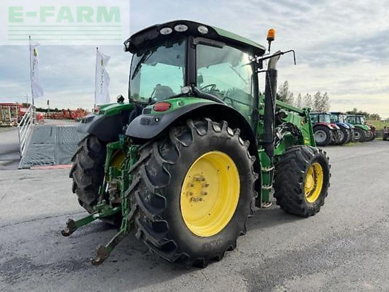 John Deere 6140r - Traktor: obrázek 4 John Deere 6140r - Traktor: obrázek 4