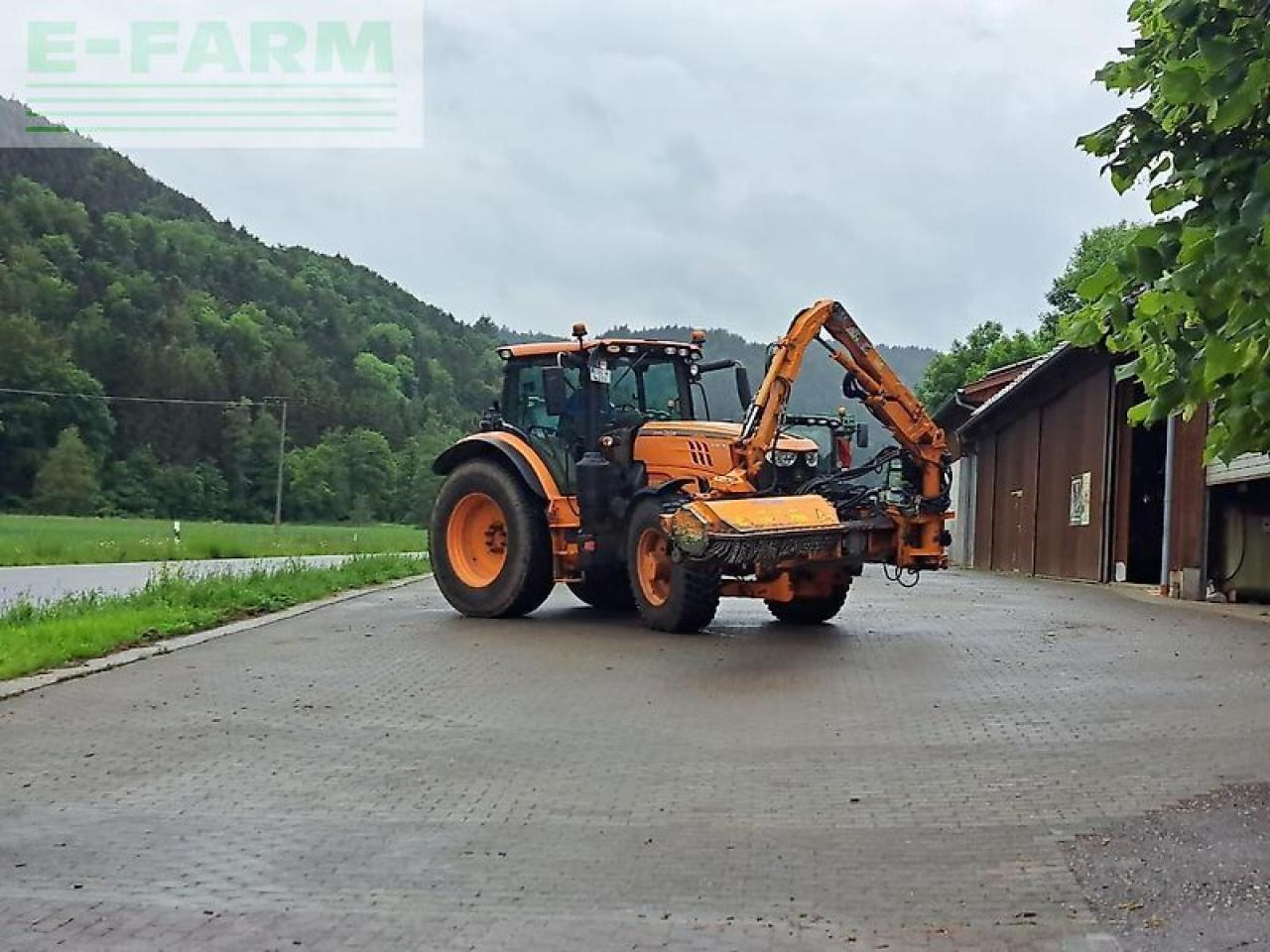 John Deere 6145r - Traktor: obrázek 1 John Deere 6145r - Traktor: obrázek 1
