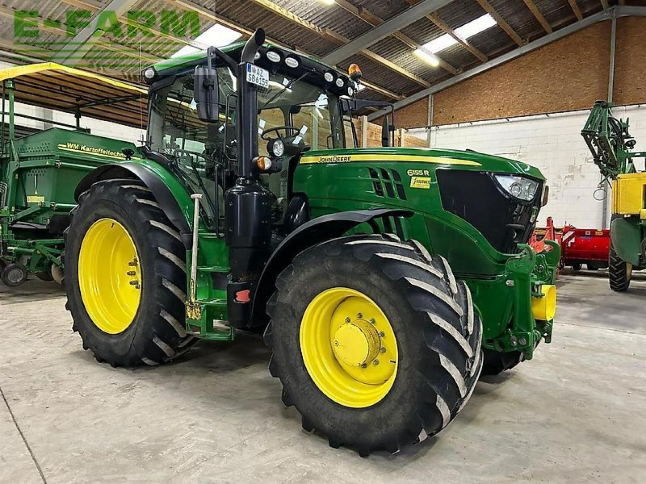 John Deere 6155r ap40 - Traktor: obrázek 2 John Deere 6155r ap40 - Traktor: obrázek 2