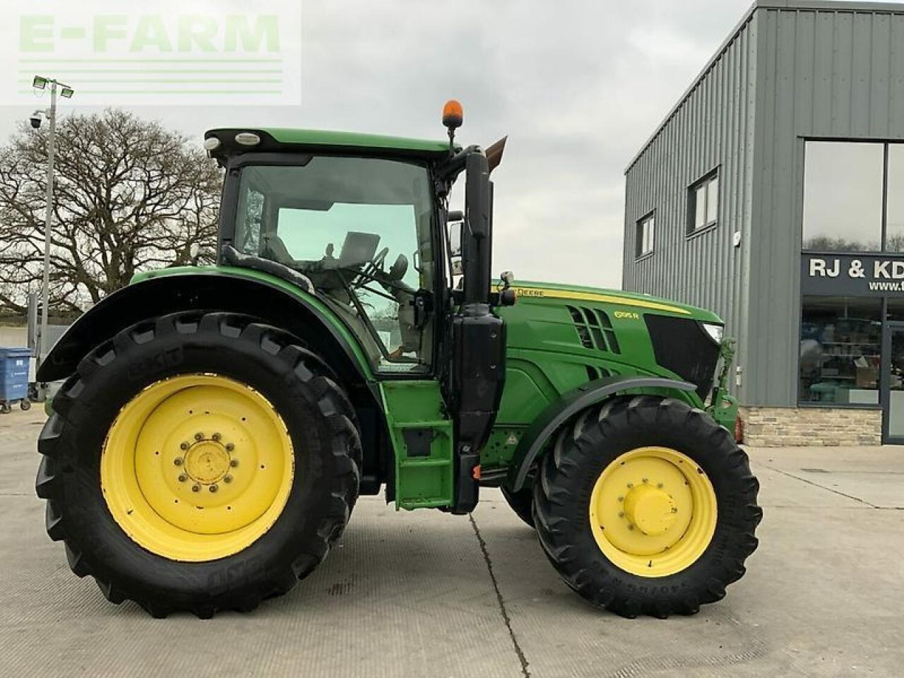 John Deere 6195r tractor (st22150) - Traktor: obrázek 1 John Deere 6195r tractor (st22150) - Traktor: obrázek 1
