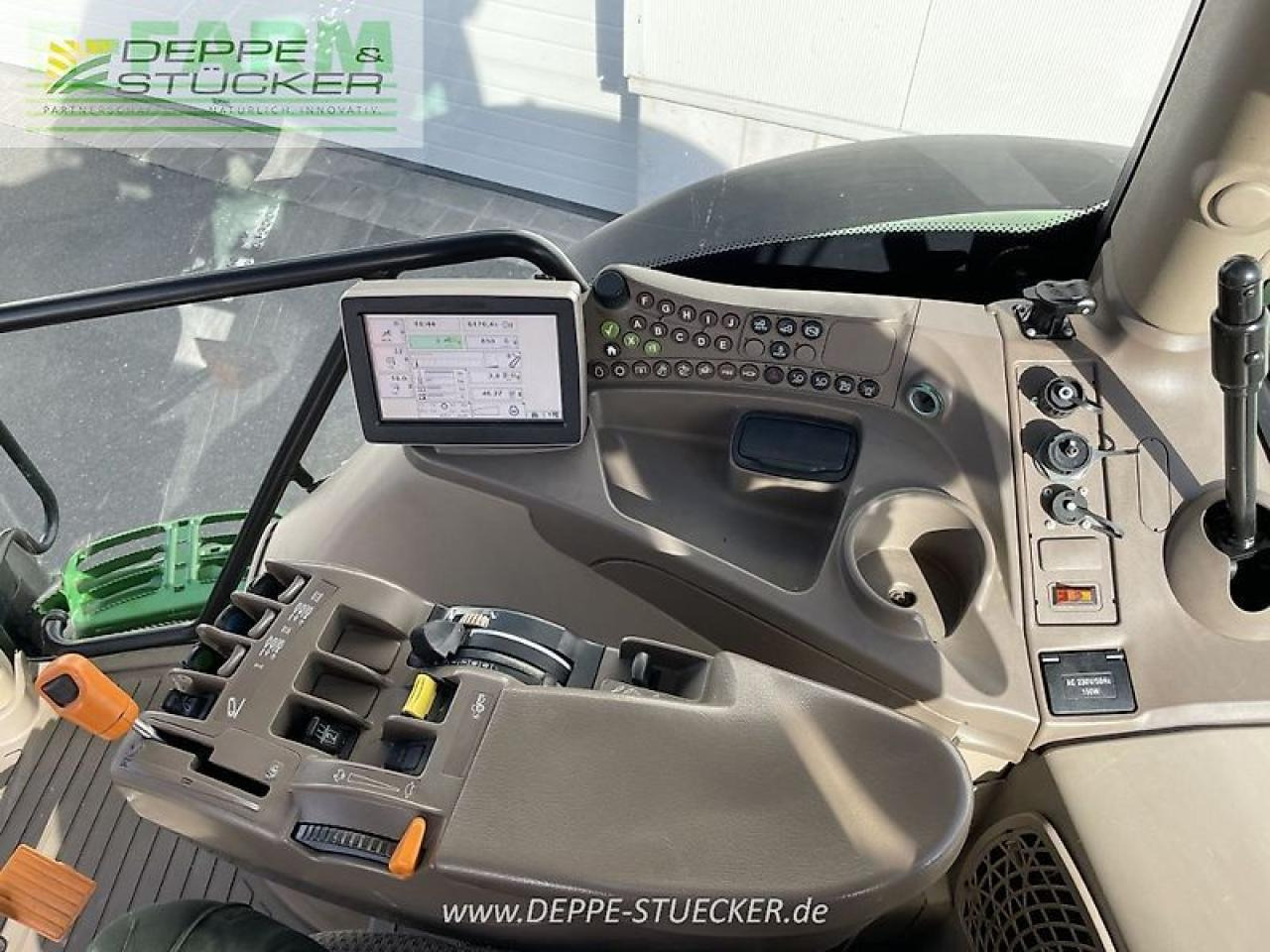 Traktor John Deere 6210r: obrázek 8